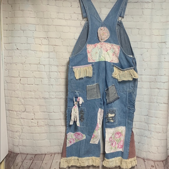 Vtg Upcycled Patchwork Denim Crop Ruffle Overalls Floral  Cottagecore  XL - Picture 8 of 10